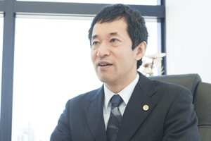 弁護士 佐久間