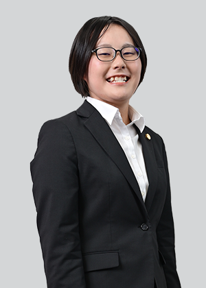 弁護士　下 晴香